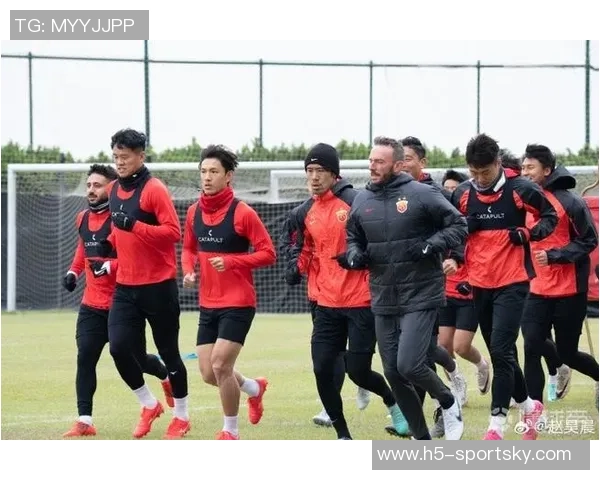 上海海港队提前集结备战训练中中秋节期间不放松全力以赴迎接挑战